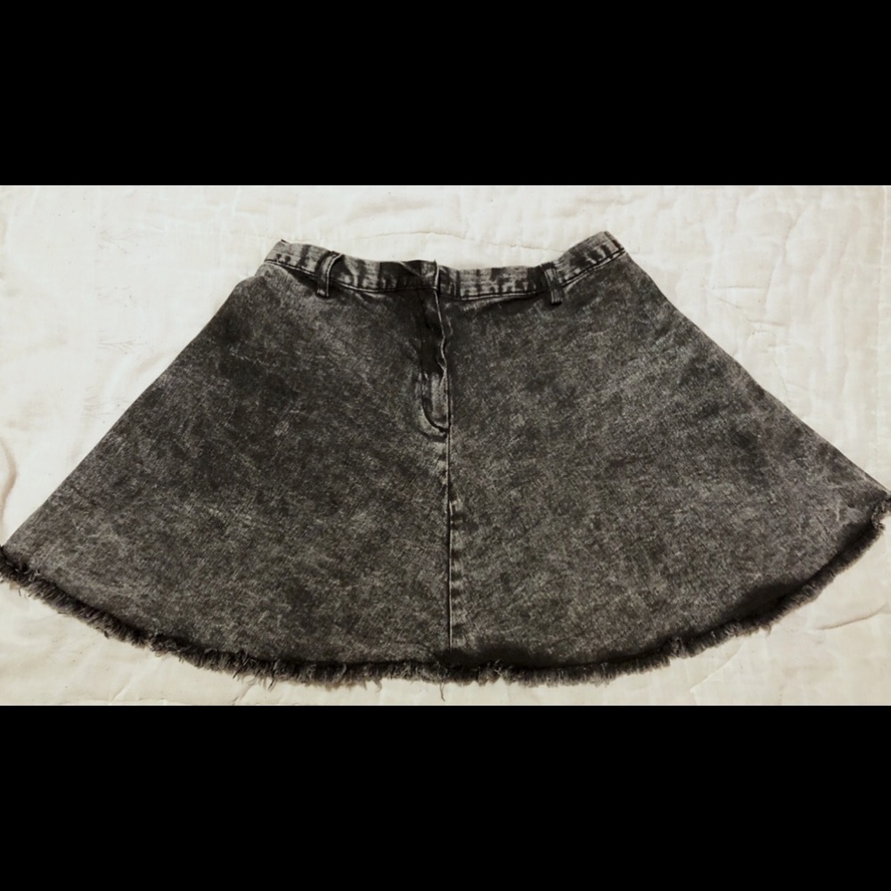 H&M Divided Gray Black Denim Skirt NWOT 26 waist